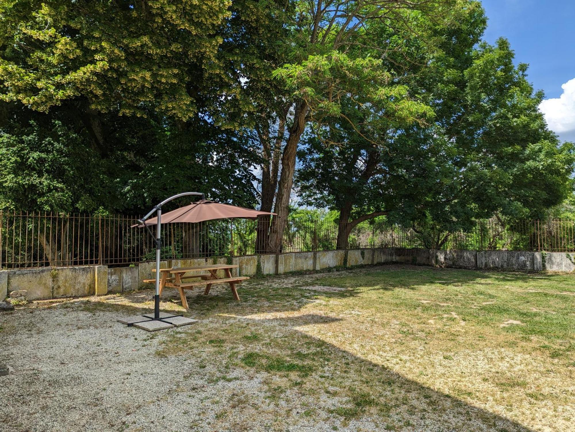 Domaine Du Faure Bed & Breakfast Chadurie Exterior photo